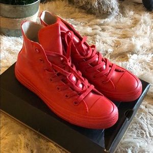 NIB Red rubber Converse hi-top Chuck Taylor 7.5